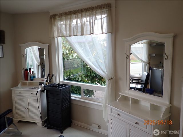 214 W 1st Street, Aberdeen, WA 98520