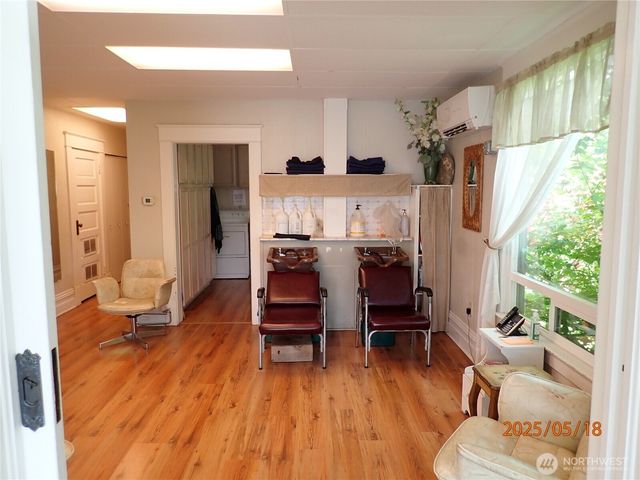 214 W 1st Street, Aberdeen, WA 98520