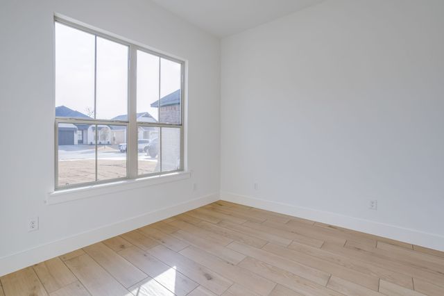 915 Boston Lane, River Oaks, TX 76114