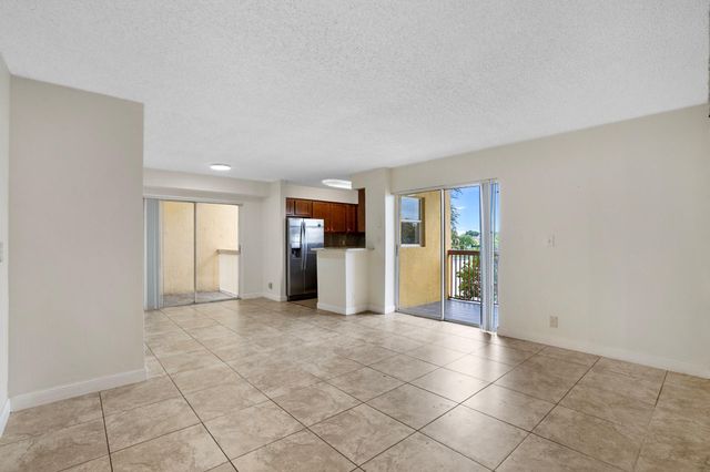 7640 Westwood Drive 411, Tamarac, FL 33321