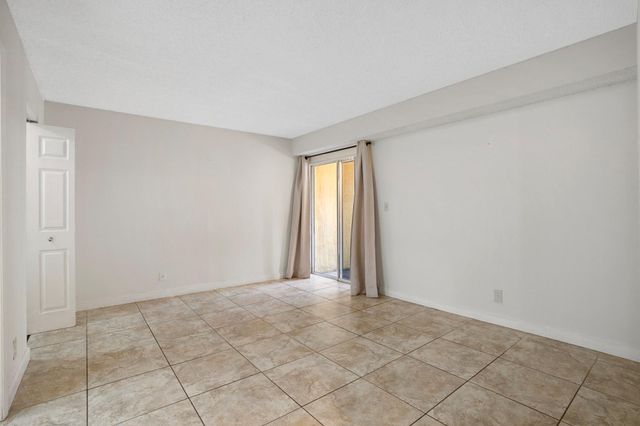 7640 Westwood Drive 411, Tamarac, FL 33321