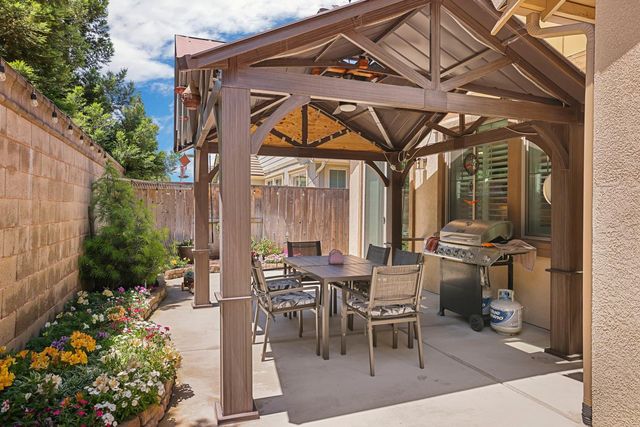 2708 Chardonnay Ln, Lodi, CA 95242