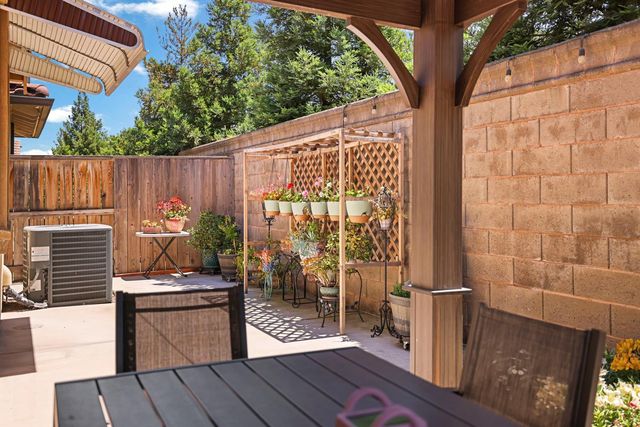 2708 Chardonnay Ln, Lodi, CA 95242