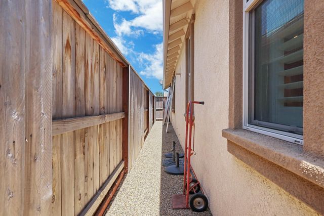 2708 Chardonnay Ln, Lodi, CA 95242