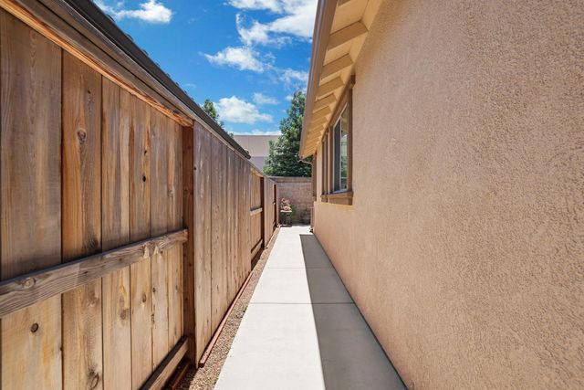 2708 Chardonnay Ln, Lodi, CA 95242
