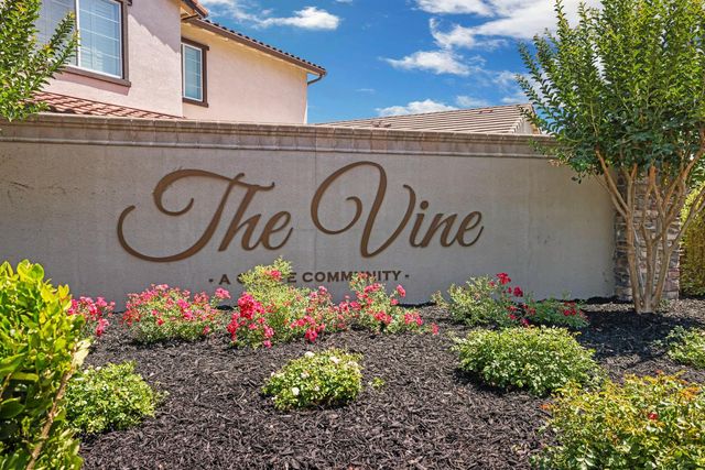 2708 Chardonnay Ln, Lodi, CA 95242