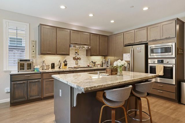 2708 Chardonnay Ln, Lodi, CA 95242