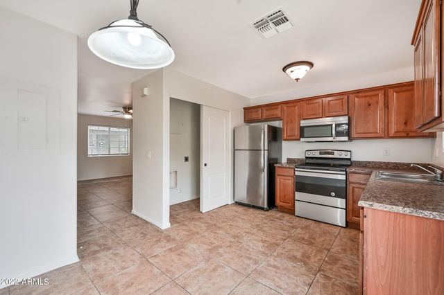 2419 W VISTA Avenue 3, Phoenix, AZ 85021