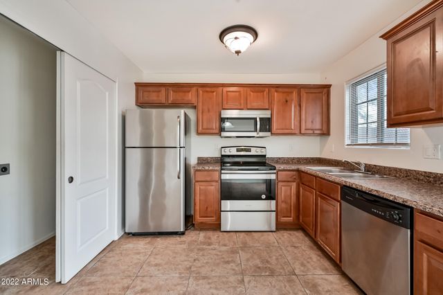 2419 W VISTA Avenue 3, Phoenix, AZ 85021