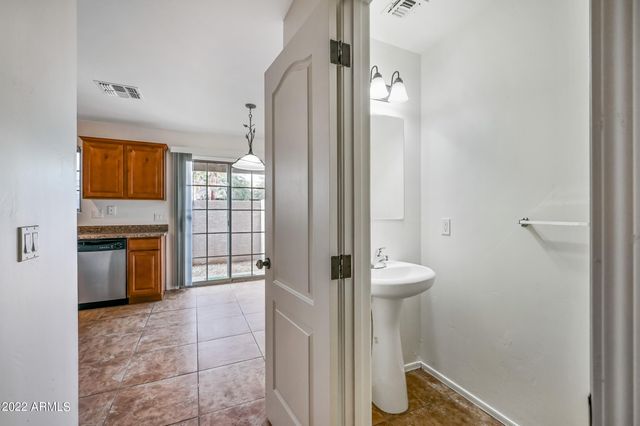 2419 W VISTA Avenue 3, Phoenix, AZ 85021