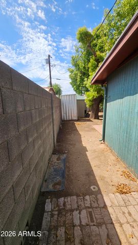 1507 W HELENA Drive, Phoenix, AZ 85023