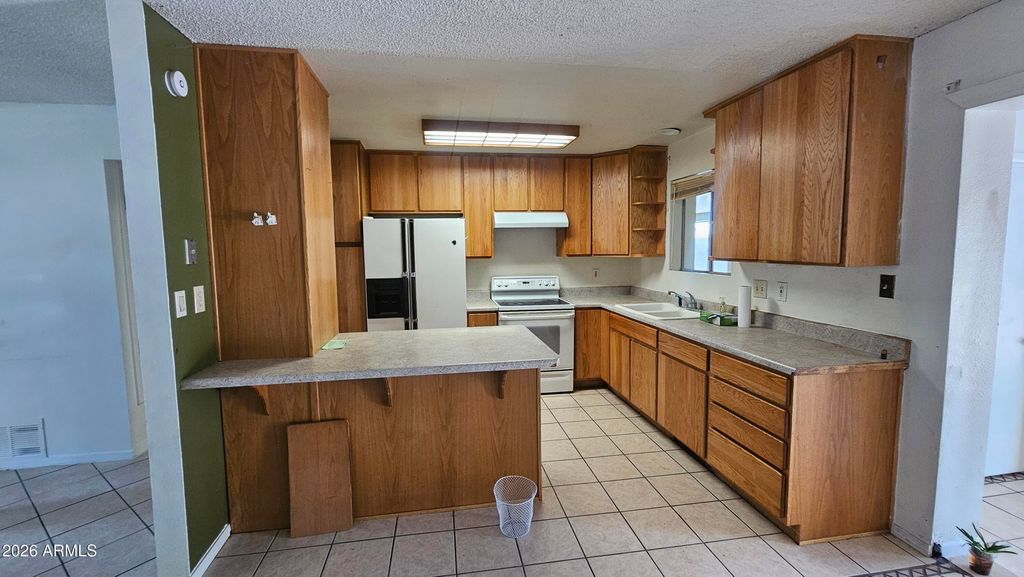 1507 W HELENA Drive, Phoenix, AZ 85023 — photo 2