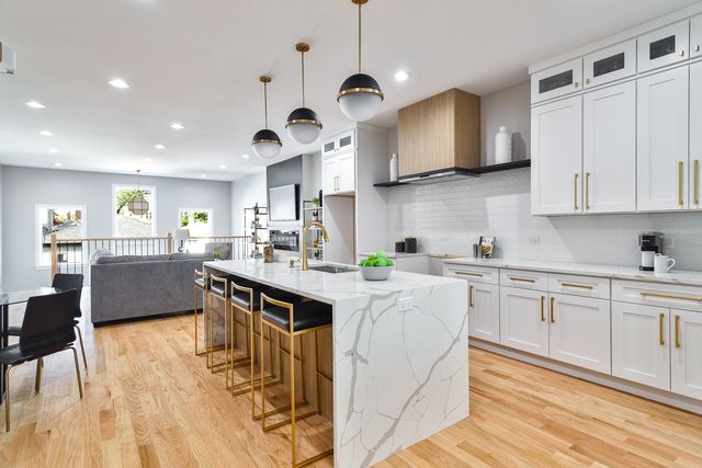 4602 N Springfield Avenue, Chicago, IL 60625