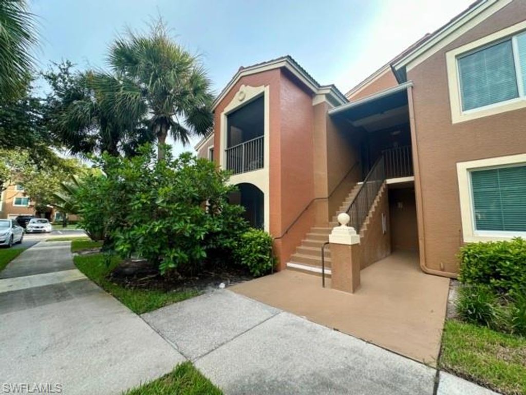 1210 Reserve Way Apt 107, Naples, FL 34105