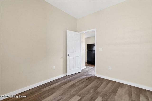 4021 Sunset Ave, Louisville, KY 40211