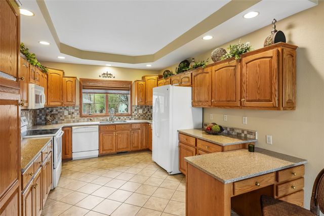 512 E 28th Street S, Newton, IA 50208