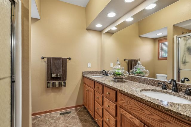 512 E 28th Street S, Newton, IA 50208