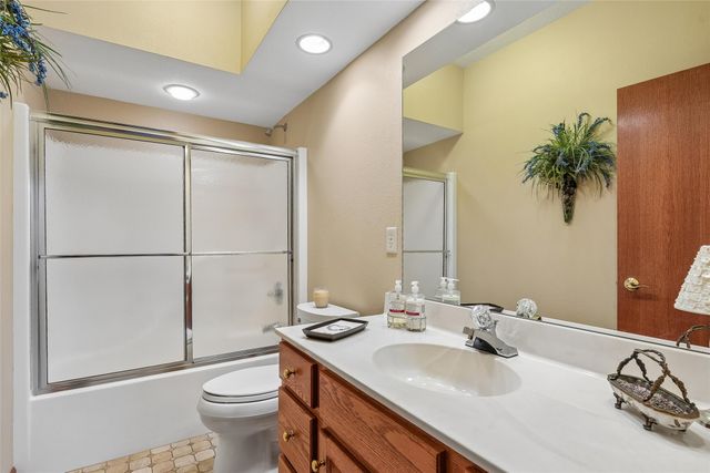 512 E 28th Street S, Newton, IA 50208