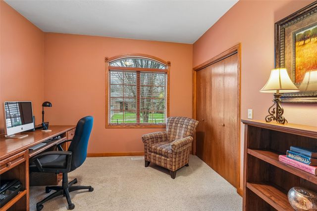 512 E 28th Street S, Newton, IA 50208