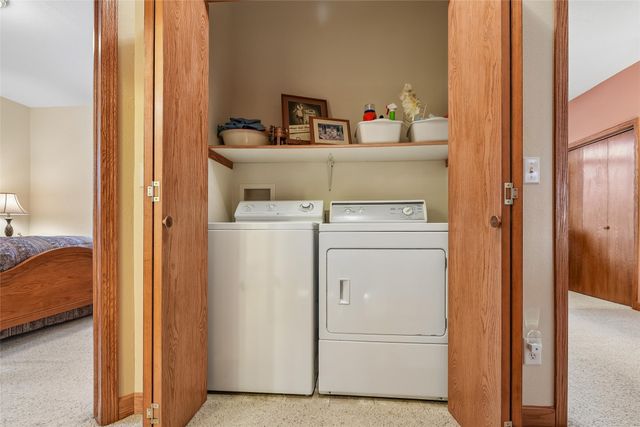 512 E 28th Street S, Newton, IA 50208