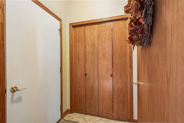 512 E 28th Street S, Newton, IA 50208