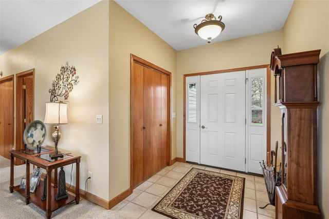 512 E 28th Street S, Newton, IA 50208