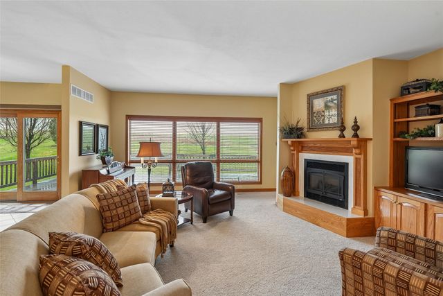 512 E 28th Street S, Newton, IA 50208