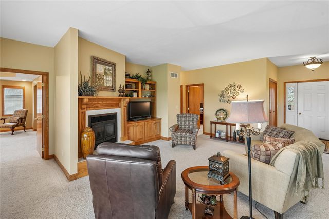 512 E 28th Street S, Newton, IA 50208