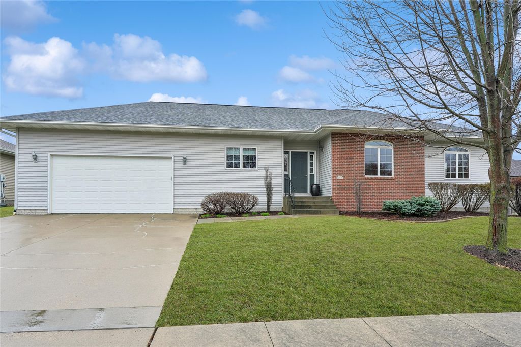 512 E 28th Street S, Newton, IA 50208