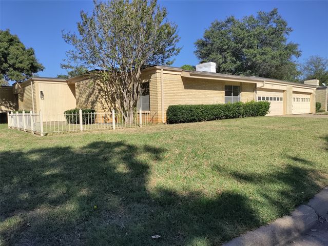 1611 Cindy Court, Arlington, TX 76012