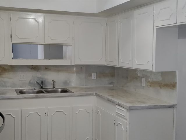 1611 Cindy Court, Arlington, TX 76012