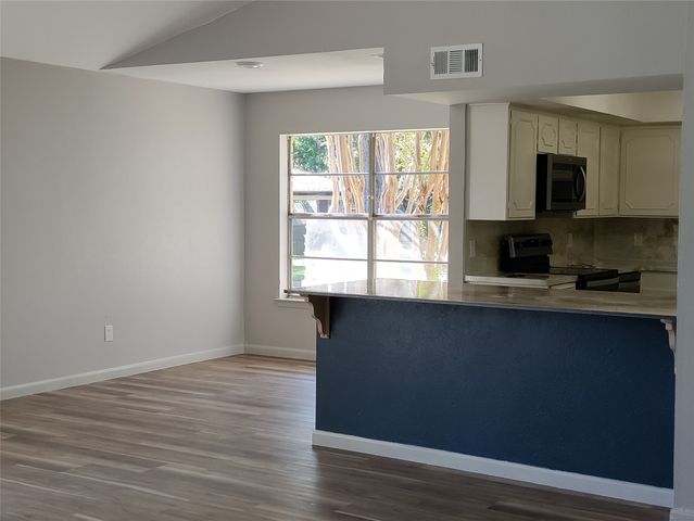 1611 Cindy Court, Arlington, TX 76012