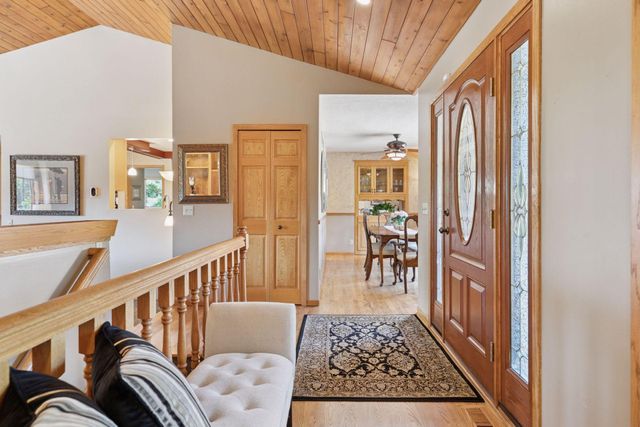 4838 Crown Lane, Woodbury, MN 55129