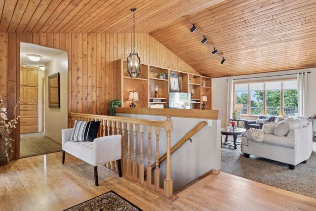 4838 Crown Lane, Woodbury, MN 55129