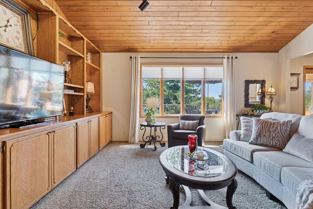 4838 Crown Lane, Woodbury, MN 55129