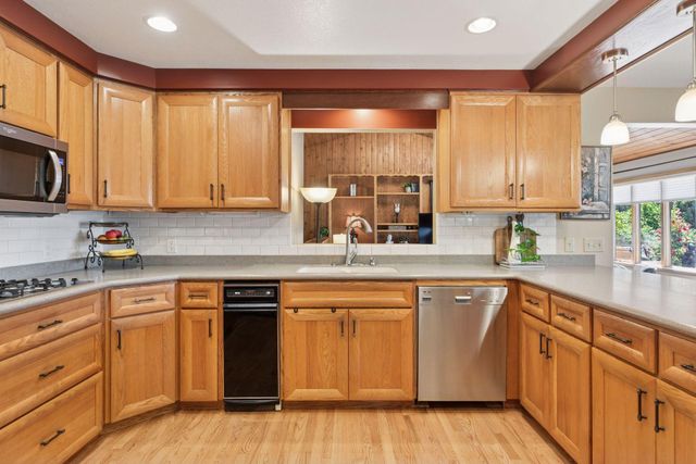 4838 Crown Lane, Woodbury, MN 55129