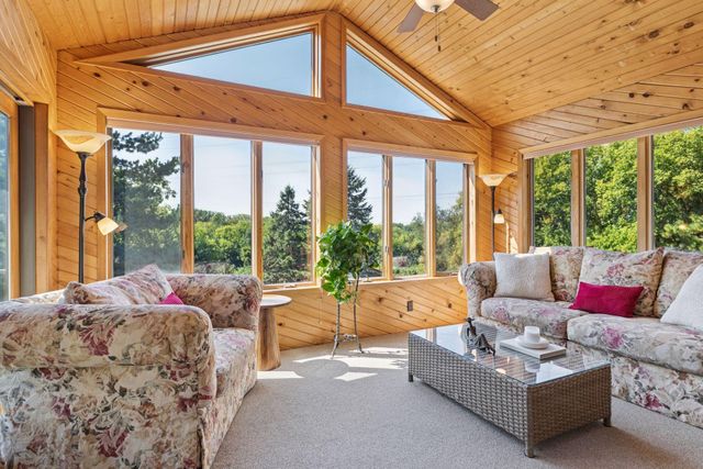 4838 Crown Lane, Woodbury, MN 55129