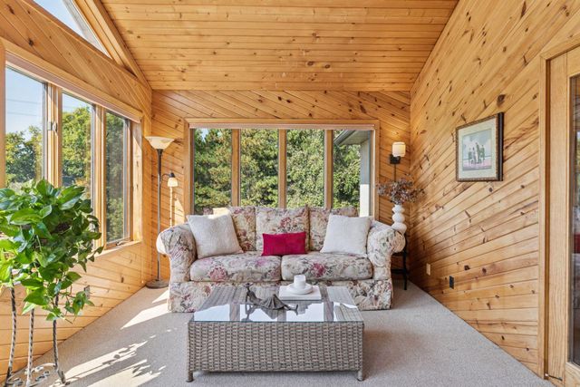 4838 Crown Lane, Woodbury, MN 55129