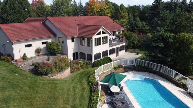 4838 Crown Lane, Woodbury, MN 55129