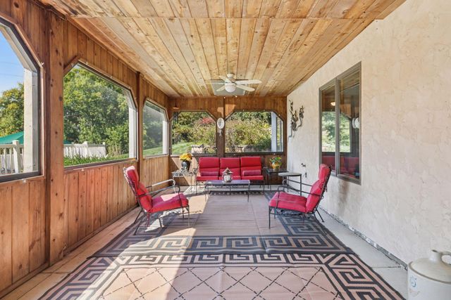 4838 Crown Lane, Woodbury, MN 55129