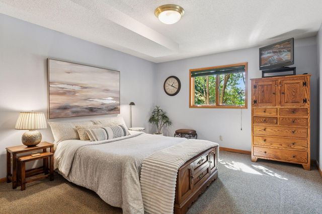 4838 Crown Lane, Woodbury, MN 55129