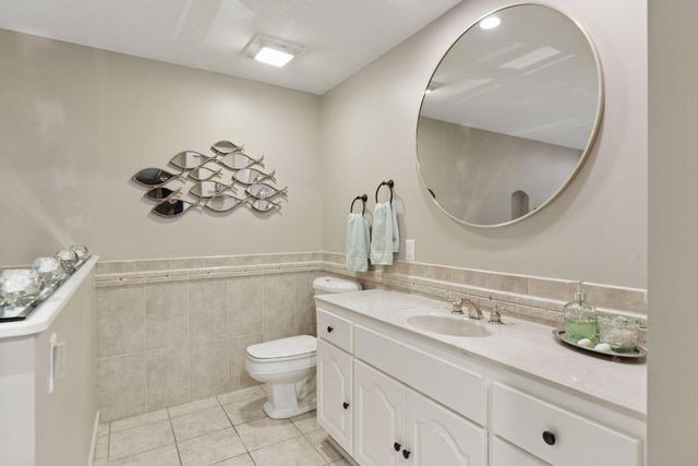 4838 Crown Lane, Woodbury, MN 55129