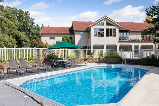 4838 Crown Lane, Woodbury, MN 55129