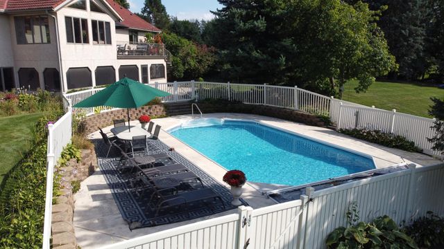 4838 Crown Lane, Woodbury, MN 55129