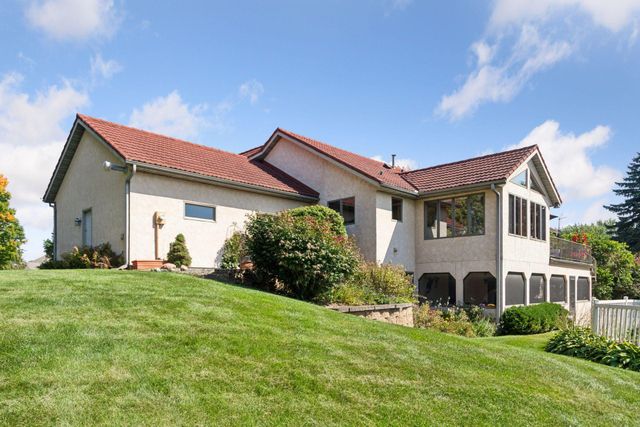 4838 Crown Lane, Woodbury, MN 55129