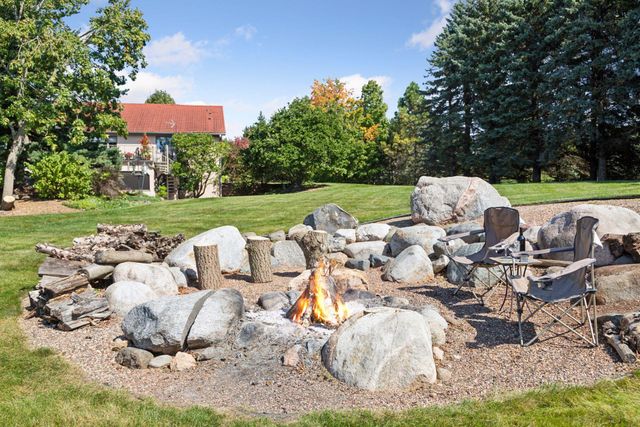 4838 Crown Lane, Woodbury, MN 55129