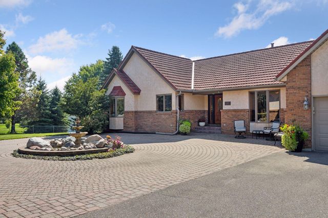 4838 Crown Lane, Woodbury, MN 55129