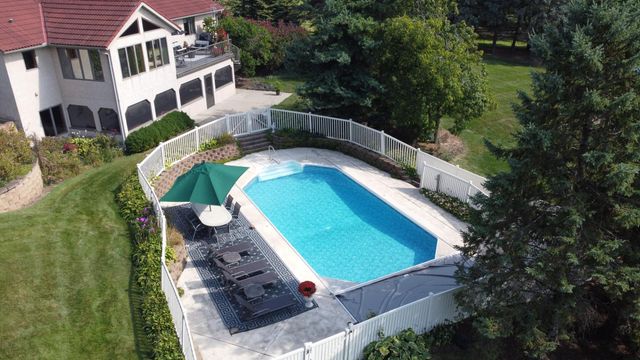 4838 Crown Lane, Woodbury, MN 55129