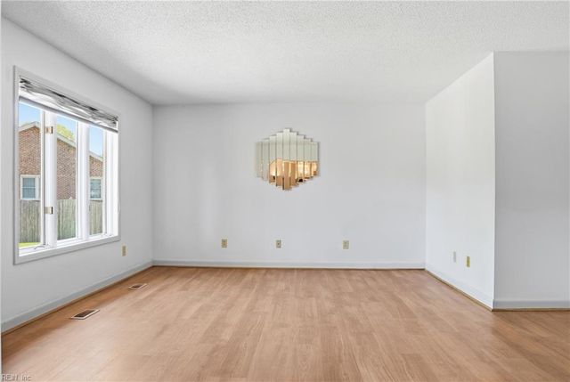 500 Sterling RD, Virginia Beach, VA 23464