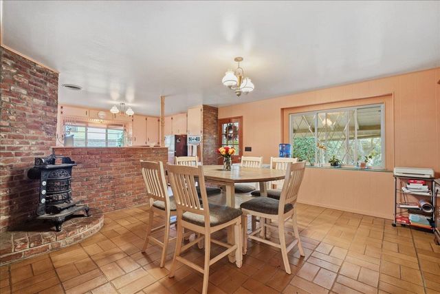 6086 Park Ave, Marysville, CA 95901